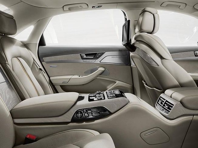 สำหรับผู้บริหารระดับสูง! Audi A8 L Chauffeur Edition