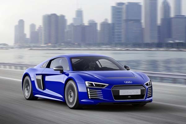 Audi R8 e-tron piloted driving concept โลดแล่นอัตโนมัติได้ไกล 450 กม.