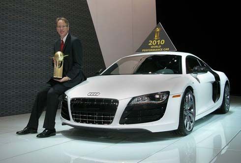 Audi R8 V10 คว้ารางวัล World Performance Car of the Year ปี 2010 ที่ New York Auto Show