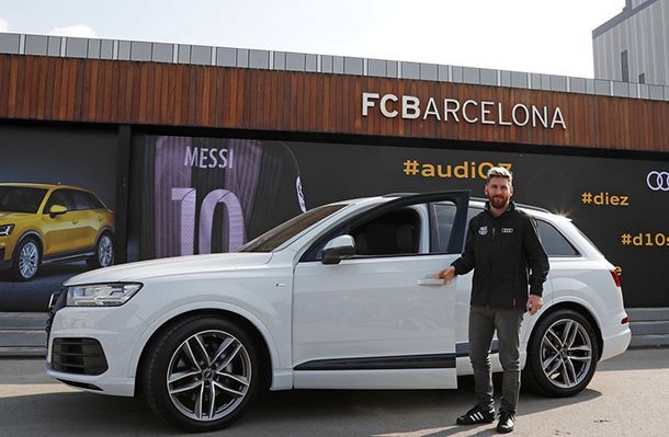 นักเตะบาร์เซโลน่าทดสอบสมรรถนะ Audi Q2 พร้อมรับรถกลับบ้าน