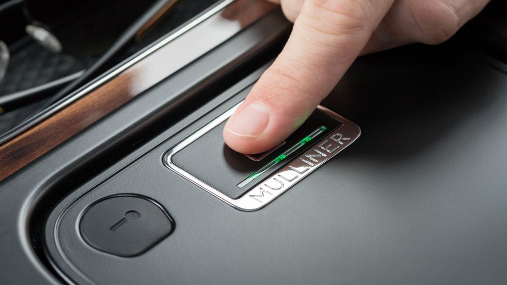 อุ่นใจหายห่วง Bentley Bentayga มาพร้อมช่องเก็บของสแกนนิ้วมือ