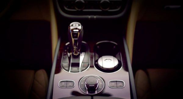 ชมวีดีโอ Bentley Bentayga เอสยูวีเด่นที่ห้องโดยสารสุดหรู