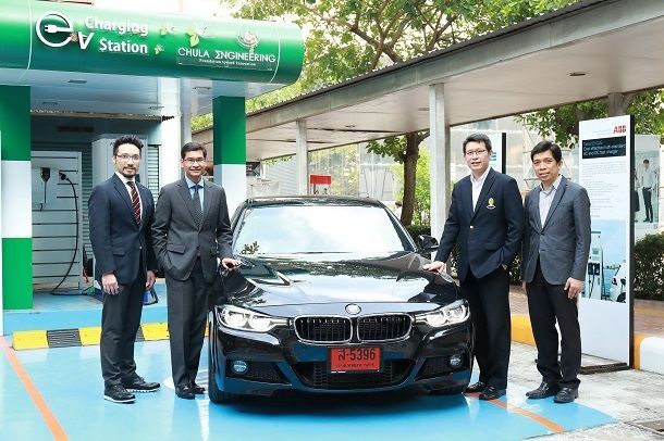 บีเอ็มดับเบิลยู ส่งมอบรถยนต์บีเอ็มดับเบิลยู 330e M Sport ให้แก่คณะวิศวกรรมศาสตร์ จุฬาลงกรณ์มหาวิทยาลัย
