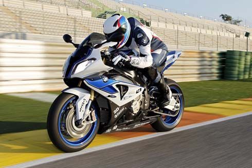 BMW HP4 มอเตอร์ไซค์สมรรถนะสูง ขุมพลัง 1,000 ซีซี 193 แรงม้า