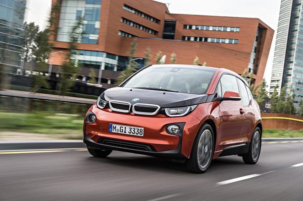 รถไฟฟ้า BMW i3 ได้รับยอดจอง pre order ทะลัก เตรียมเพิ่มกำลังการผลิต