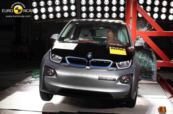 BMW i3 ได้คะแนนทดสอบการชนเพียง 4 ดาวจาก Euro NCAP
