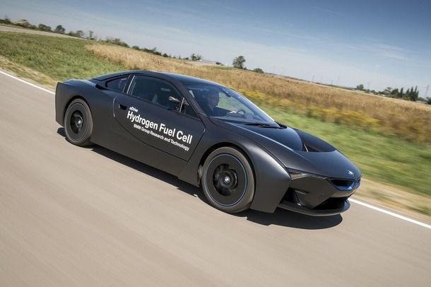 BMW เผยลูกค้าบางประเทศต้องรอคิวรับ i8 ถึงปีครึ่ง เตรียมขยายกำลังการผลิต