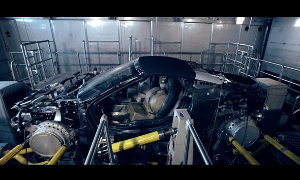 BMW เผยทีเซอร์ i8 Roadster ประหยัดน้อยกว่ารุ่น Coupe