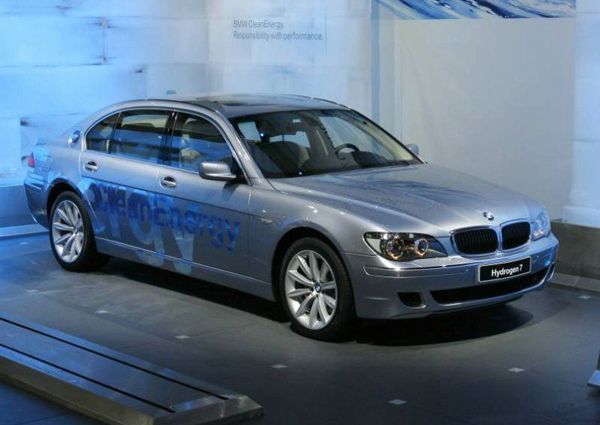 BMW อาจผลิตรถไฮโดรเจนภายในปี 2020