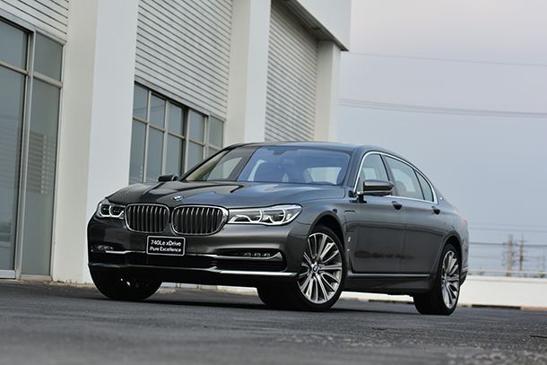 BMW เปิดตัว 7-Series ใหม่ 2 รุ่น พร้อมปรับโฉม 3-Series