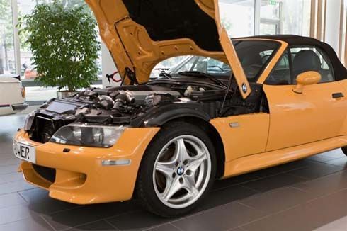 BMW โชว์การยัดเครื่องยนต์ V12 ลงใน Z3 Roadster รุ่นต้นแบบ