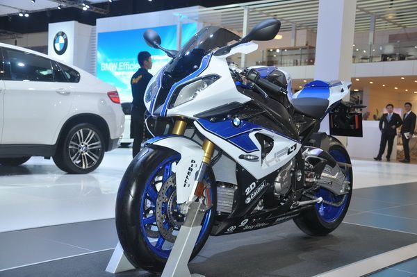 BMW เปิดตัวเทคโนโลยีล่าสุด ActiveHybrid ที่มาพร้อมชุดแต่ง M Sport ในมอเตอร์โชว์ ครั้งที่ 34