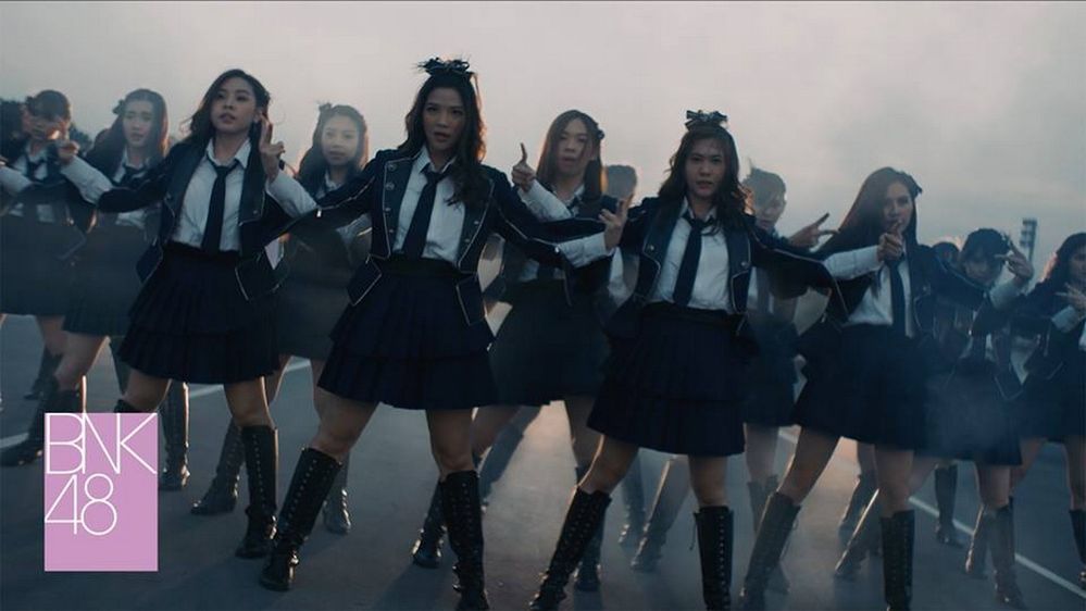 มาแรงฉุดไม่อยู่ BNK48 ร่วมกับ A.P Honda Racing ปล่อย MV River ยอดวิวทะลุ 2 ล้านภายในวันเดียว !