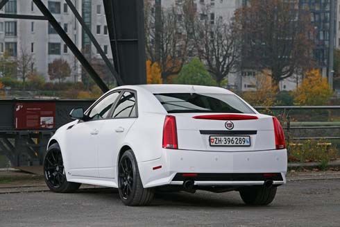 Cadillac CTS-V สปอร์ตซีดานล่ำบึก 630 แรงม้า ผิวขาวล้อดำ ด้านไปทั้งตัวโดย Cam-Shaft