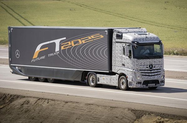 Daimler เตรียมเปิดตัวรถบรรทุกขับขี่อัตโนมัติรุ่นแรกภายในปี 2025