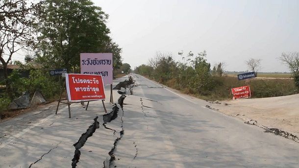 ทางหลวงชนบท เฝ้าระวังถนนทรุดตัวช่วงหน้าแล้ง 2 จังหวัด ปทุมธานี-อยุธยา