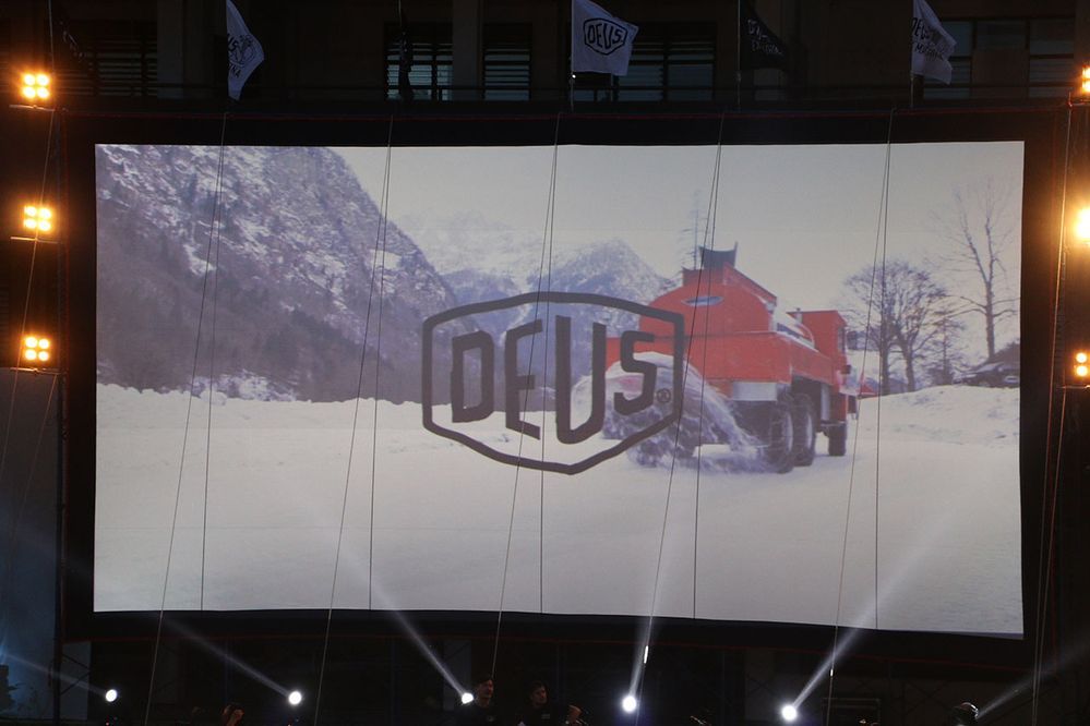 Deus Ex Machina พาย้อนเวลาด้วยบรรยากาศงานวัดแบบไทย พร้อมเผยโฉม Moto Guzzi V7 III Carbon Shine Limited Edition