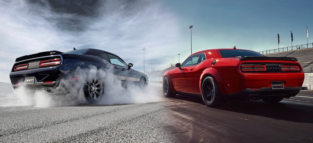 รุ่นน้องขอฟัดรุ่นพี่! สองตระกูล Challenger โหดจาก Dodge : Dodge Demon ปะทะ Dodge Hell Cat