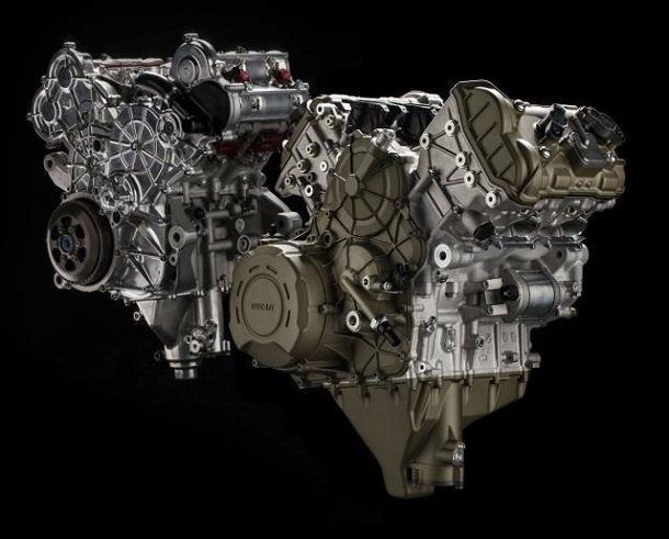 เผยโฉมเครื่องยนต์ V4 ลูกใหม่ Ducati Desmosedici Stradale แรงสูงสุดถึง 210 แรงม้า