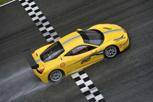 อีกระดับสมรรถนะ Ferrari 458 Challenge Evoluzione แอโรไดนามิกเต็มพิกัด