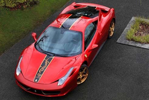 เป็นเรื่อง! Ferrari 458 Italia รุ่นพิเศษ โชว์โดนัทโปรโมทรถ บนกำแพงเมืองจีน!