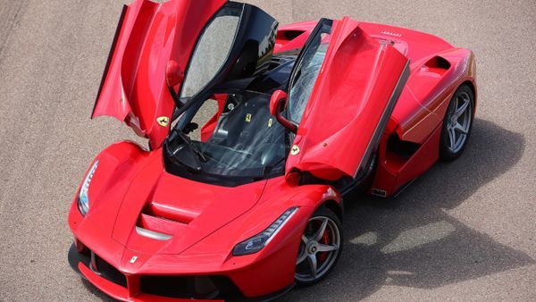 LaFerrari ยังไม่รอด! ถูกเรียกคืนมาเปลี่ยนถังน้ำมัน