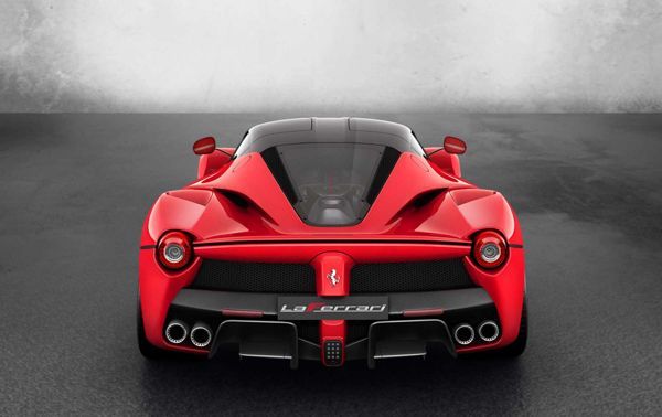 ชม LaFerrari วาดลวดลายในสนามทดสอบ ก่อนขึ้นสายการผลิตในอีกไม่กี่อึดใจ