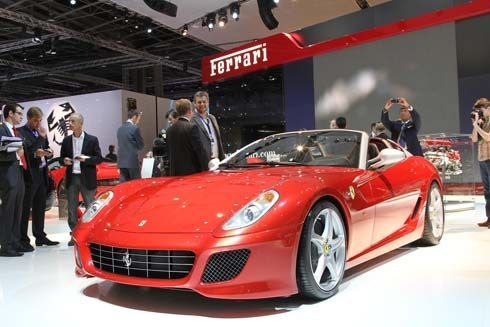 Ferrari SA Aperta ตัวจริงสวยจริง ดาวเด่นในงาน Paris Motor Show ขายเรียบทั้ง 80 คัน