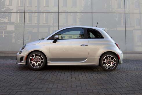 เผยโฉม Fiat 500 Turbo รุ่นปี 2013 เติมพลังให้รถเล็กพริกขี้หนู