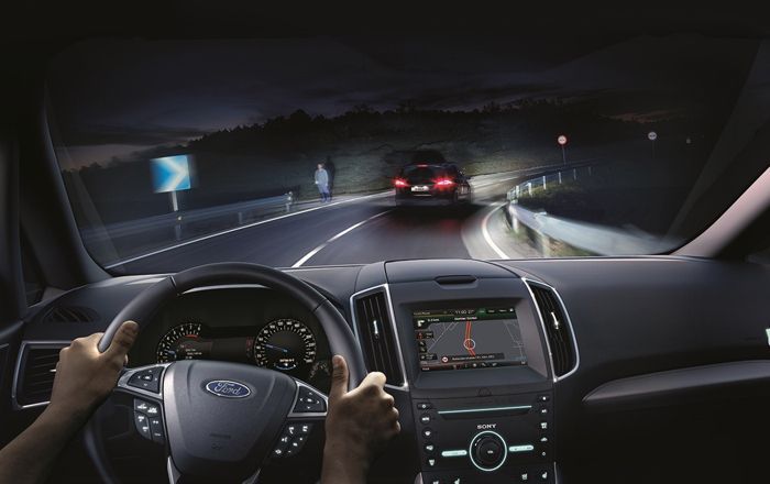 Ford นำเสนอไฟสูงเทคโนโลยีใหม่ไม่แยงตารถที่สวนมา