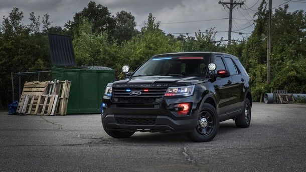 Ford Police Interceptor รถตำรวจเวอร์ชั่นใหม่ พร้อมระบบไฟไซเรนแบบบิวท์อิน
