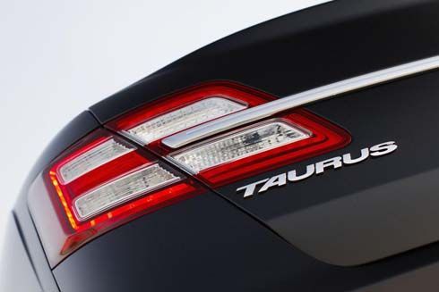 เผยวีดีโออัพเดต Ford Taurus SHO รุ่นปี 2013 แสดงสมรรถนะในสนามแข่ง
