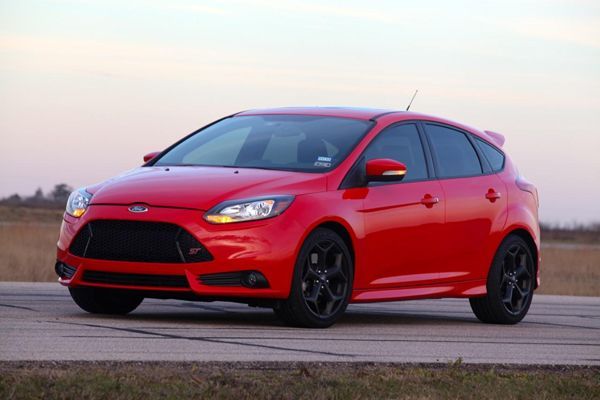 แต่งเติมสมรรถนะ Ford Focus ST 300 แรงม้า โมดิฟายด์โดย Hennessey