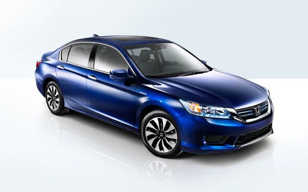 เจาะเทคโนโลยีลูกผสมของ Honda Accord hybrid วัดฝีเท้า Toyota Camry Hybrid
