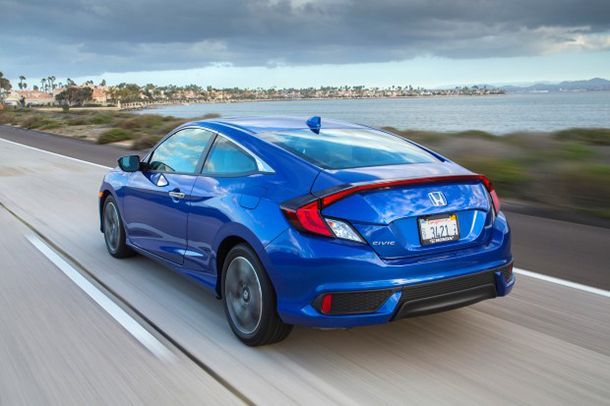 ได้แต่มองตาปริบๆ Honda ทำตลาด Civic Turbo เกียร์ธรรมดา 6 สปีดในอเมริกา