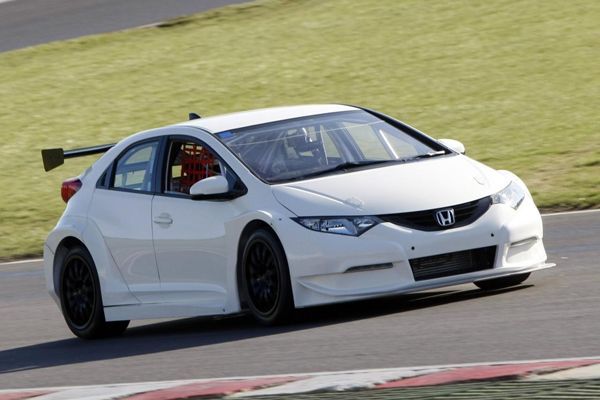 Honda Civic Type R อาจมาพร้อมแรงม้าอย่างน้อย 265 ตัว ถ่ายทอดเทคโนโลยีจากรถแข่ง WTCC