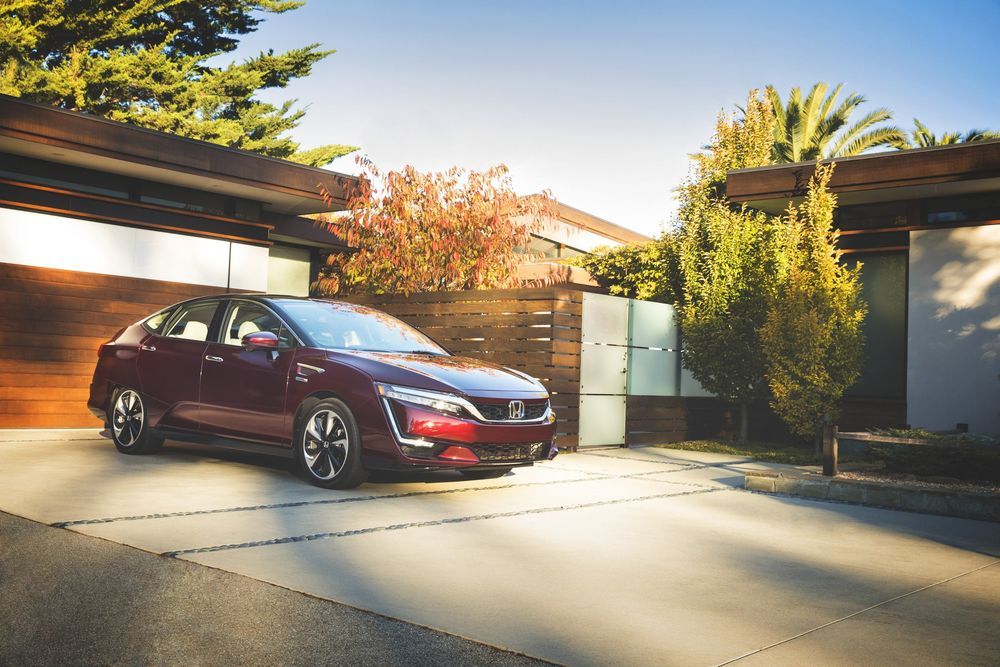 Honda Clarity Fuel Cell วางขายแล้วที่ California เคาะราคาผ่อน 1.15 หมื่นบาทต่อเดือน (ผ่อน3ปี)