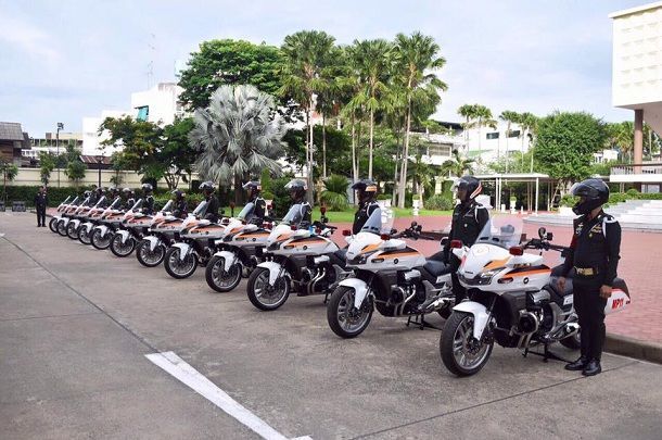 อย่างเท่ กองพันทหารสารวัตรถอย Honda CTX1300 ใหม่เอี่ยมเป็นรถนำ-ตามขบวน