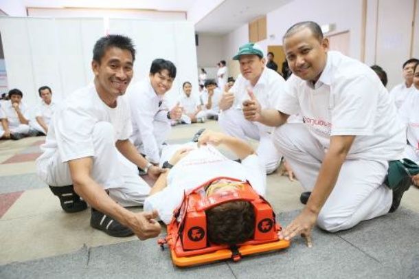 กองทุนฮอนด้าเคียงข้างไทย ร่วมกับกรมป้องกันและบรรเทาสาธารณภัย จัดโครงการ “ฮอนด้า เรียนรู้ พร้อมสู้ภัยพิบัติ” ประจำปี 2558