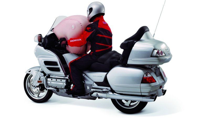 มอเตอร์ไซค์ก็ไม่เว้น Honda เรียกคืน Goldwing ปัญหาถุงลม Takata