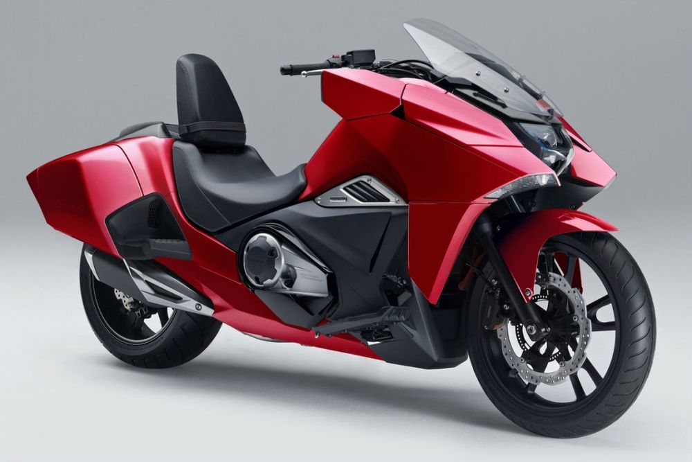 Honda NM4 ปรับลุคเล็กน้อยเพิ่มสีสไตล์รถยนต์ตามสั่งและท่อไอเสียที่สปอร์ตขึ้น