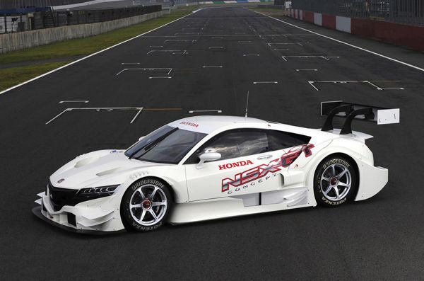 แค่เห็นก็รู้ว่าแรง Honda NSX Concept-GT รถแข่งตัวต้นแบบ