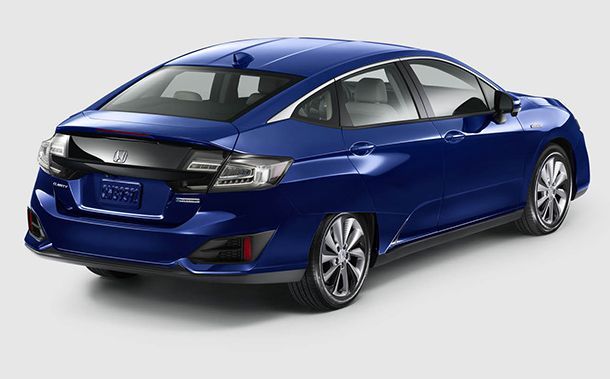 Honda เผยโฉม Clarity ระบบขับเคลื่อนไฟฟ้าและปลั๊กอินไฮบริด