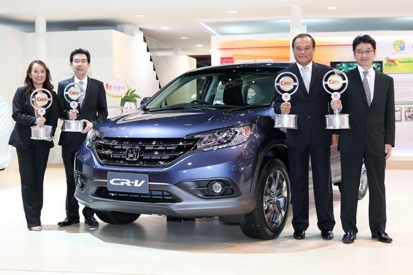 Honda คว้า 4 รางวัล “คาร์ออฟเดอะเยียร์ 2013” สุดยอดยนตรกรรมแห่งปี 2556 ในงานมอเตอร์โชว์ ครั้งที่ 34