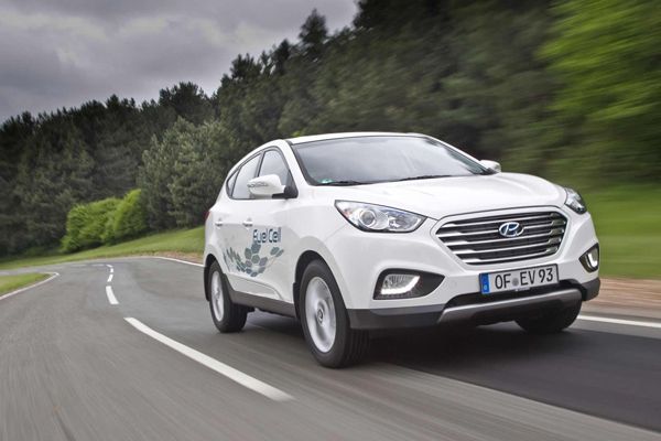 Hyundai ix35 Fuel Cell รถไฮโดรเจนสร้างสถิติขับเคลื่อนได้ไกลถึง 700 กิโลเมตร