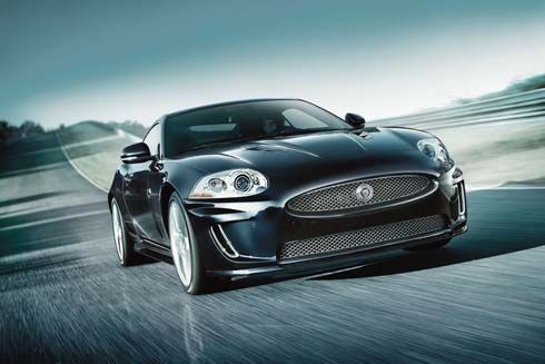 Jaguar เตรียมนำเกียร์ธรรมดากลับมาใช้ในรถสปอร์ตรุ่นใหม่ สวนทางกับเทรนด์