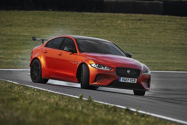 Jaguar นำเสนอ XE SV Project 8 คู่ต่อกร BMW M3