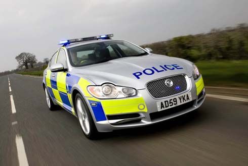 Jaguar XF เวอร์ชั่นตำรวจทางหลวงอังกฤษ เครื่องดีเซล 3.0 ลิตร 275 แรงม้า ส่งมอบล็อตแรก 7 คัน