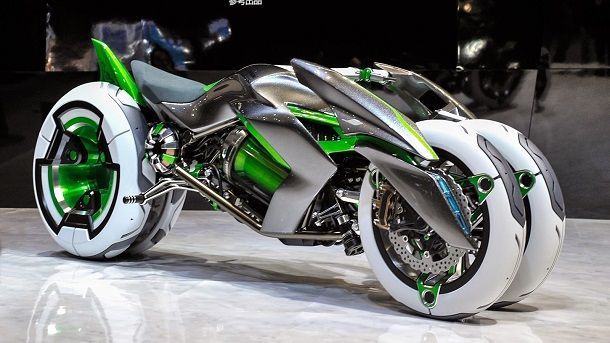 Kawasaki J Concept จักรยานยนต์สามล้อที่ปรับรูปแบบการขับขี่ได้