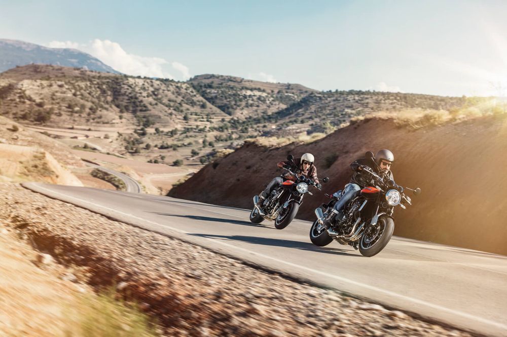 Kawasaki เผยโฉมสีสันใหม่ประจำปี 2019 พร้อมเผยโฉม ZX14R Performance Sport